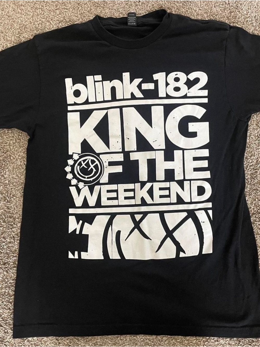 Blink-182 King Of The Weekend tee.